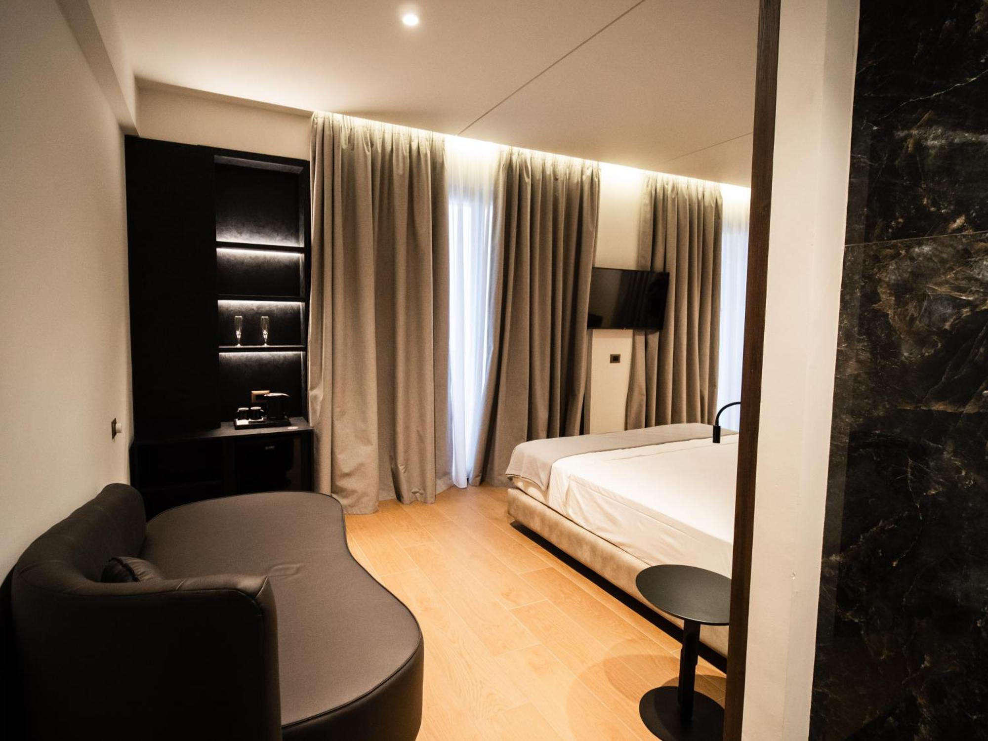 Hotel Jost Caravel à Radhimë Extérieur photo